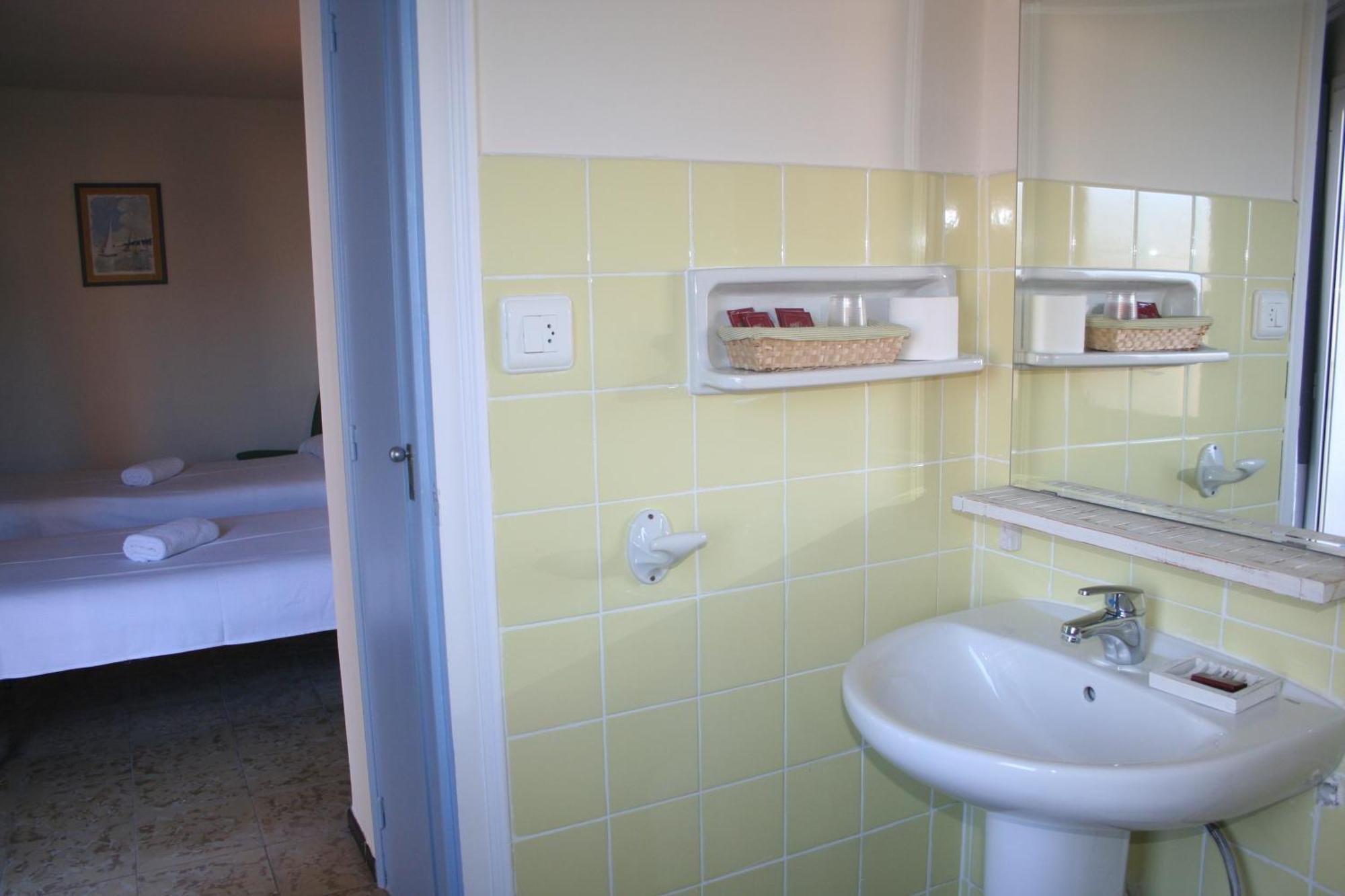 Hotel Del Mar サン・フェリウ・ダ・ギショルス 部屋 写真