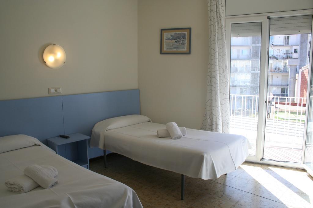 Hotel Del Mar サン・フェリウ・ダ・ギショルス 部屋 写真